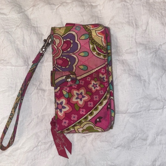Pink flower design Vera Bradley wallet - Picture 1 of 3